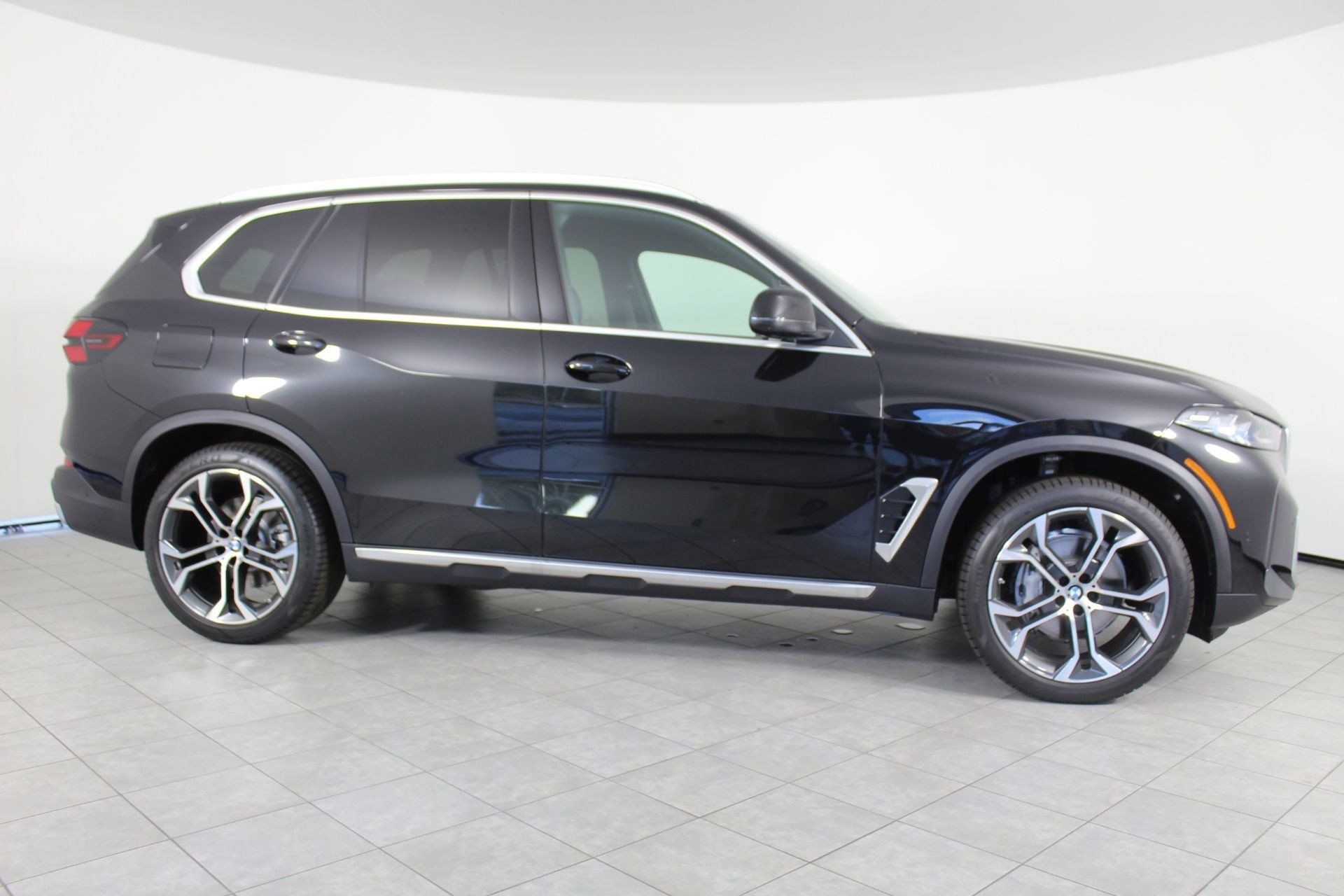 New 2026 BMW X5 xDrive40i w/ Premium Package AWD/4WD image 8