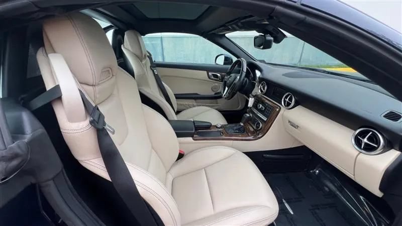 Used 2014 Mercedes-Benz SLK 250 image 35