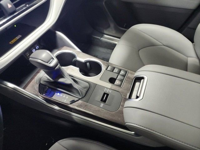 Used 2024 Toyota Highlander Platinum image 33