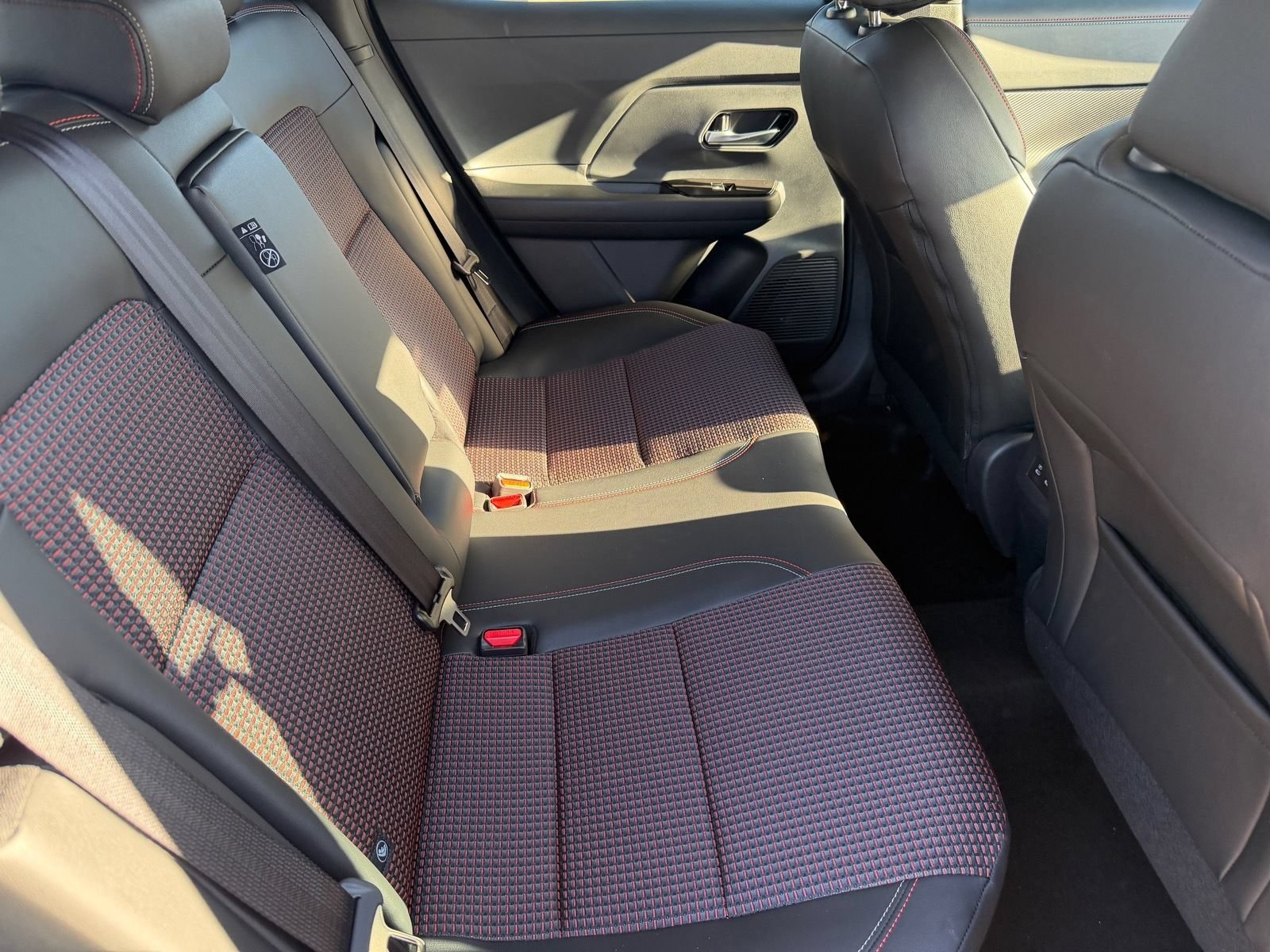 New 2026 Nissan Kicks SR FWD image 12