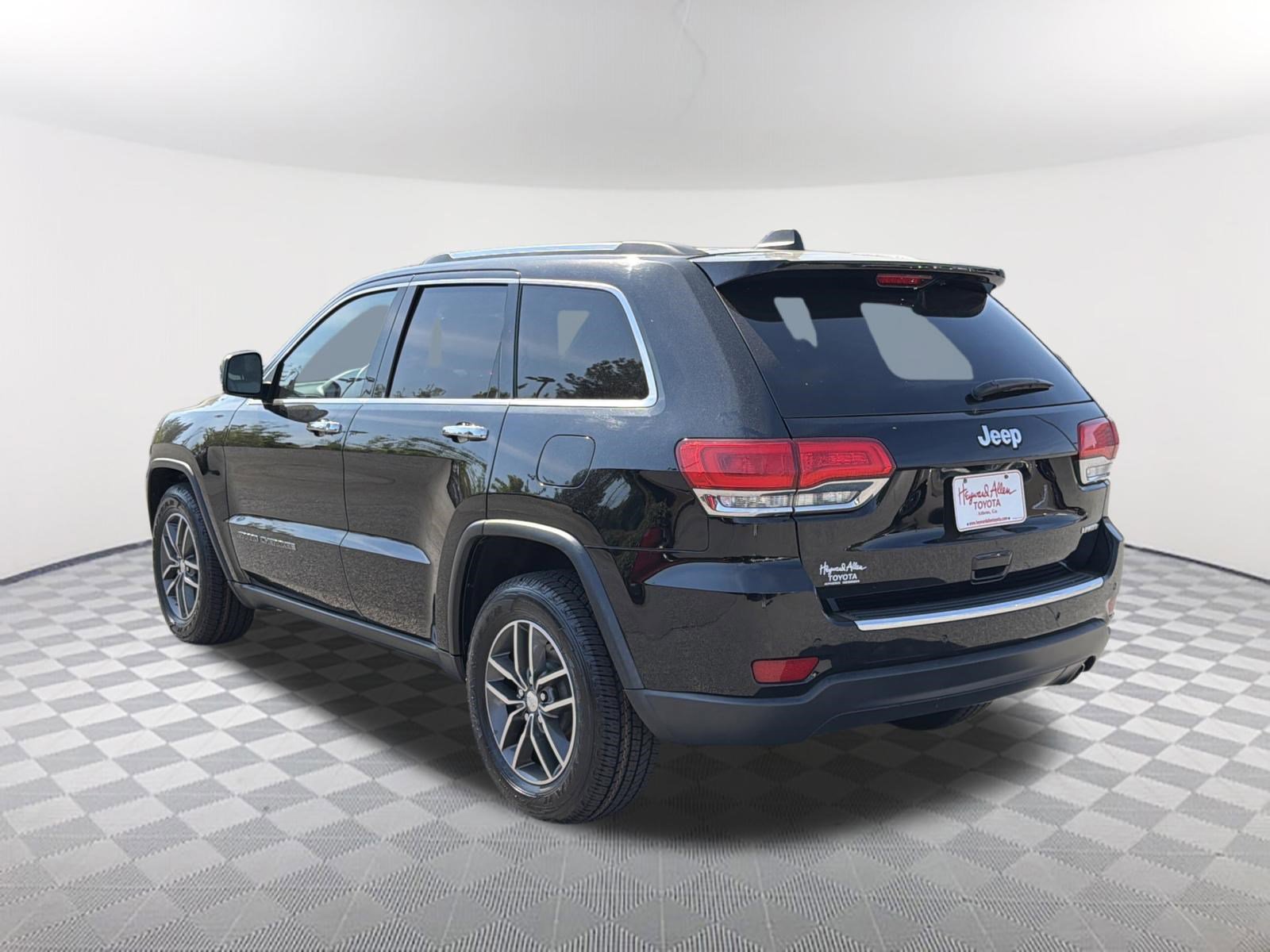 Used 2017 Jeep Grand Cherokee Limited RWD image 15