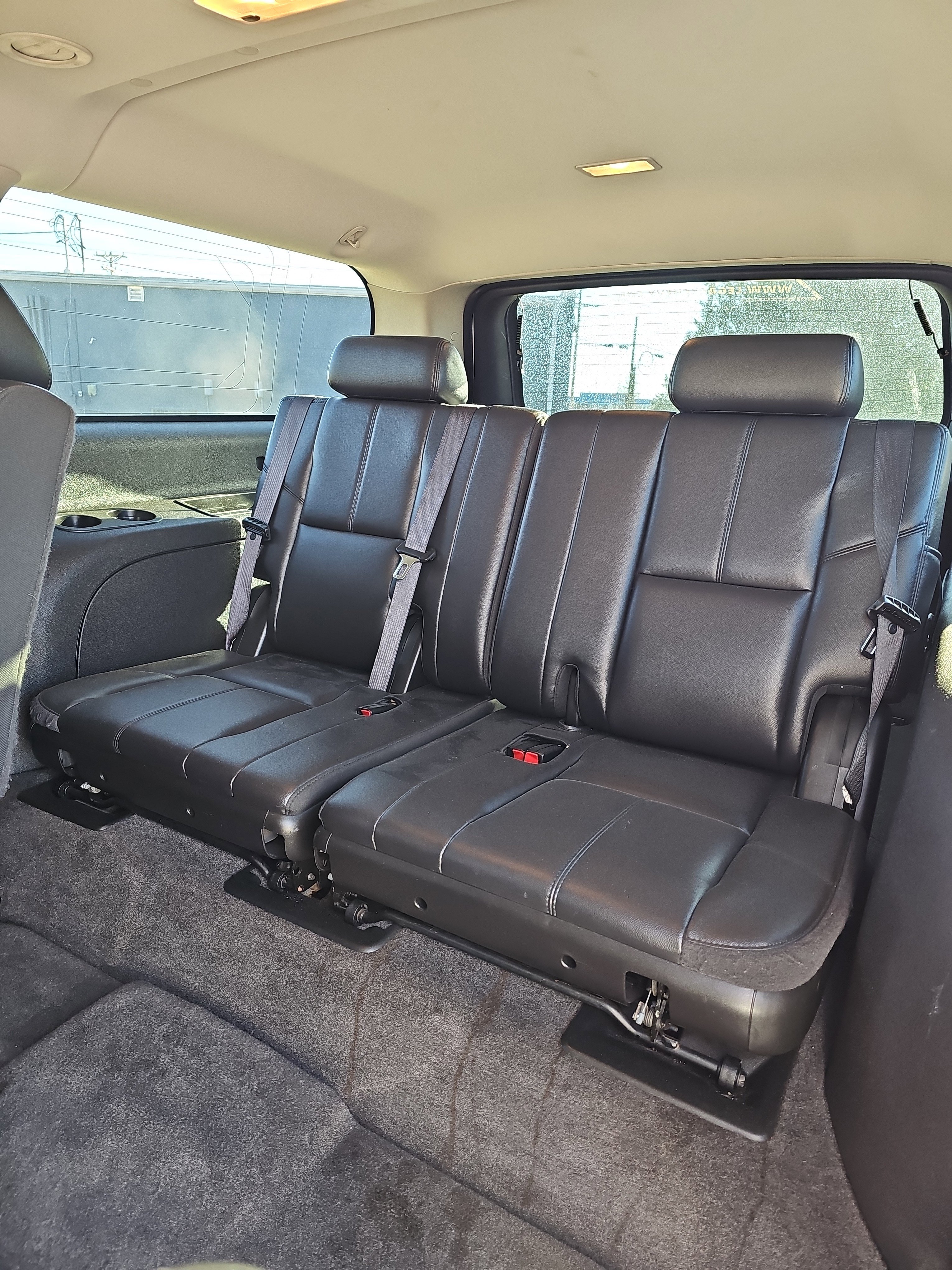 Used 2010 Chevrolet Suburban LT image 13