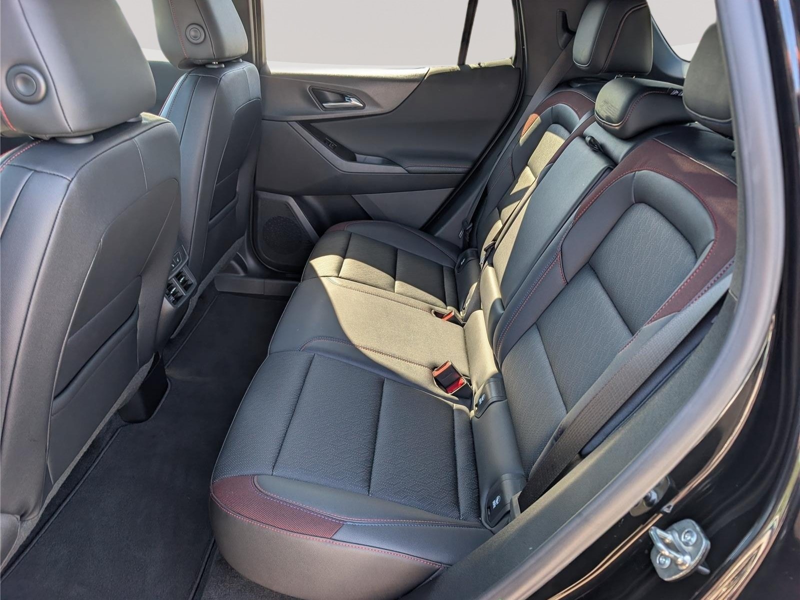 New 2026 Chevrolet Equinox RS w/ Convenience Package III AWD/4WD image 12