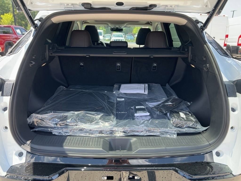 New 2025 Nissan Murano Platinum w/ Cargo Package image 33