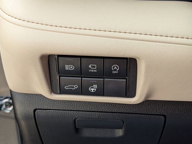 Used 2024 Toyota Highlander Platinum FWD image 27