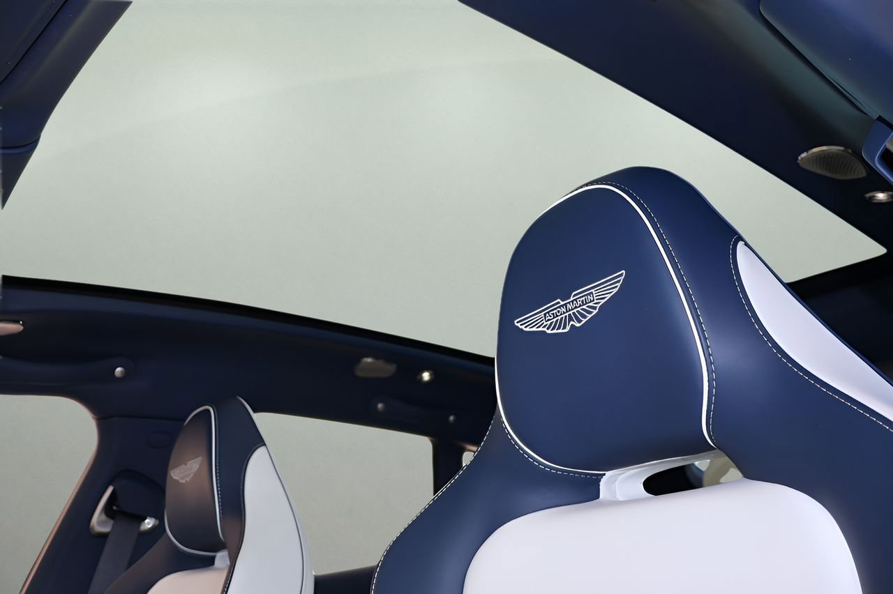 Used 2025 Aston Martin DBX 707 AWD/4WD image 31