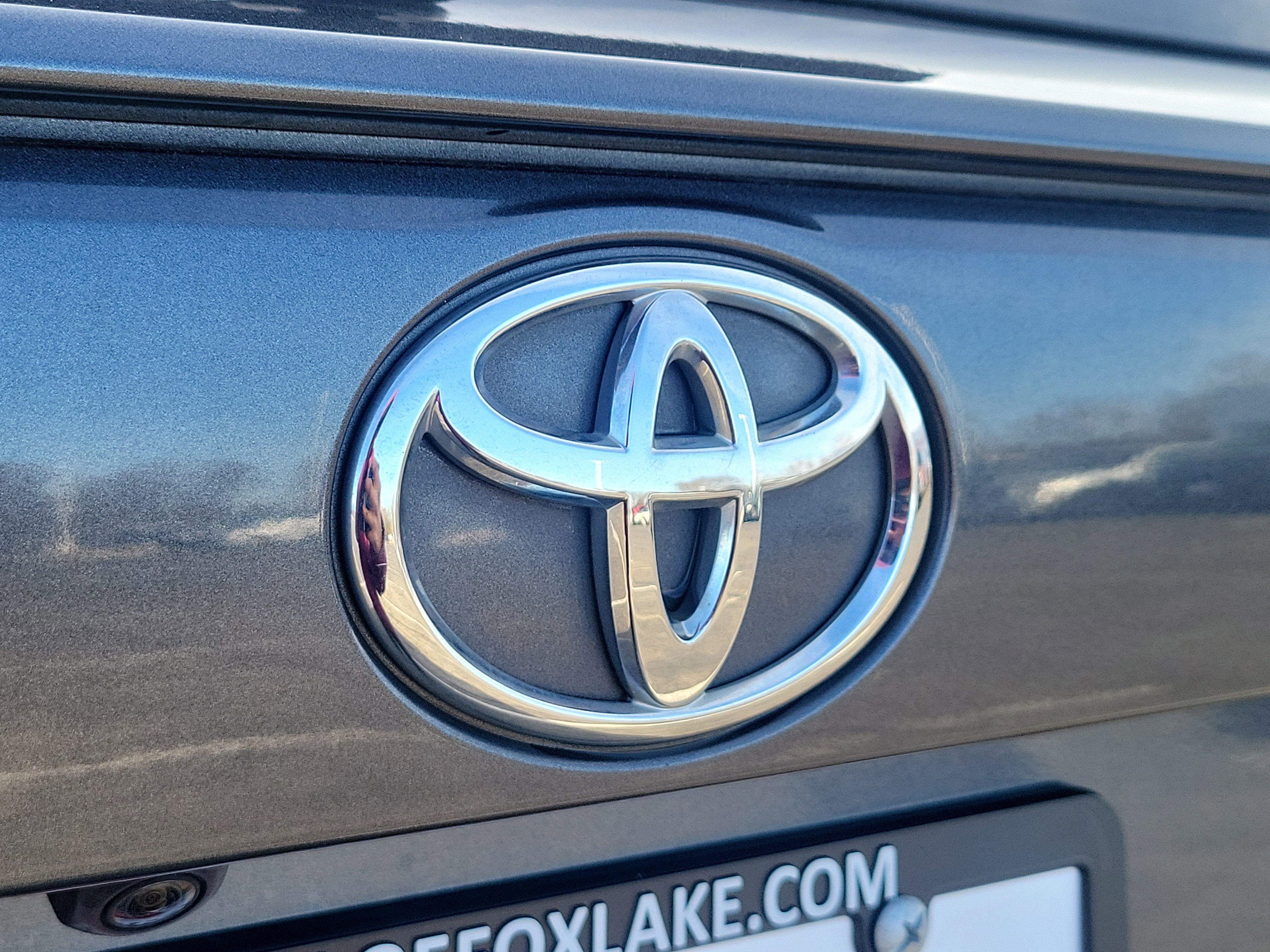 Used 2021 Toyota RAV4 XLE image 6