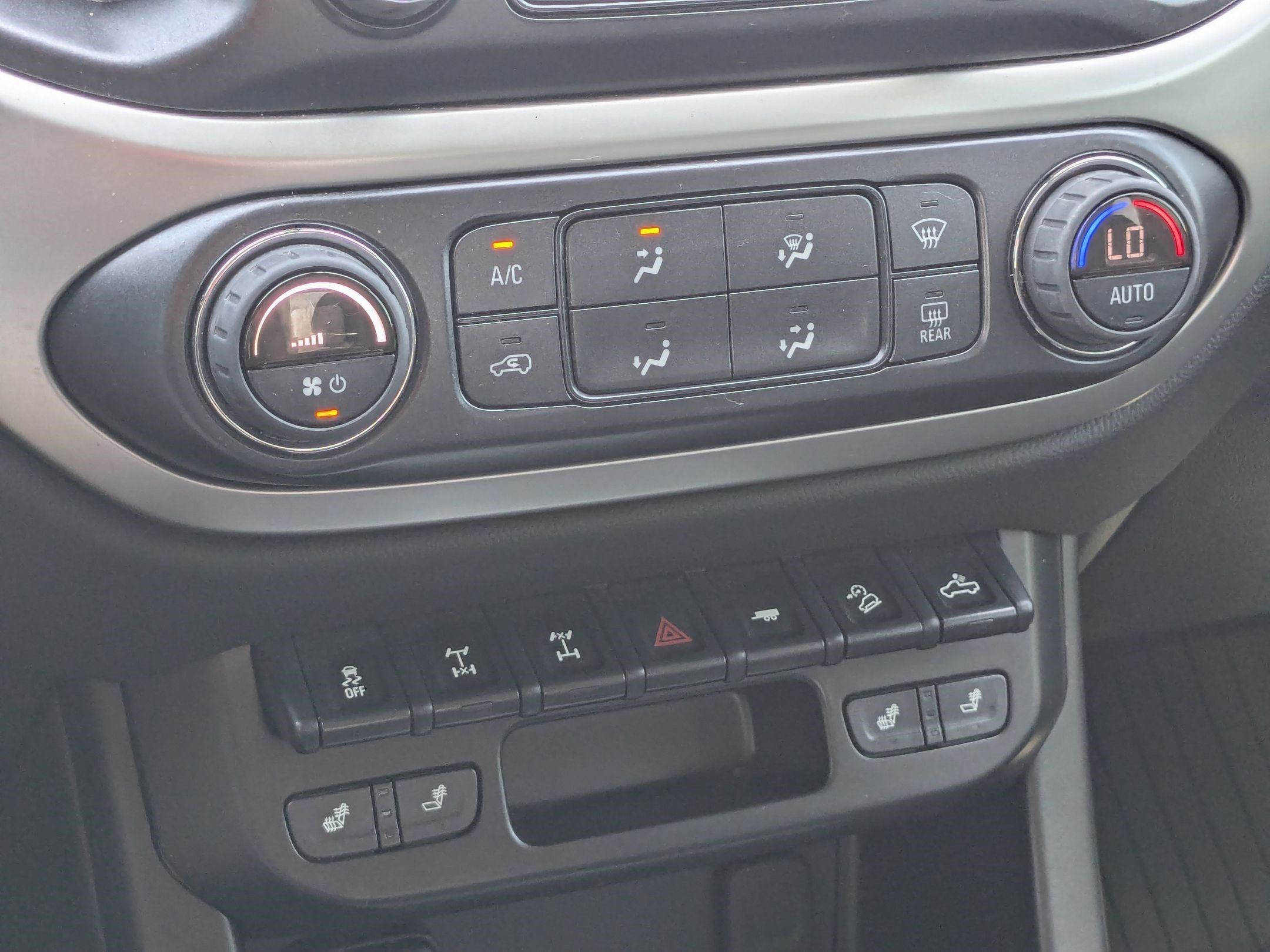 Used 2022 Chevrolet Colorado ZR2 AWD/4WD image 26