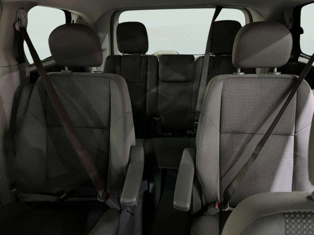 Used 2012 Volkswagen Routan S image 37