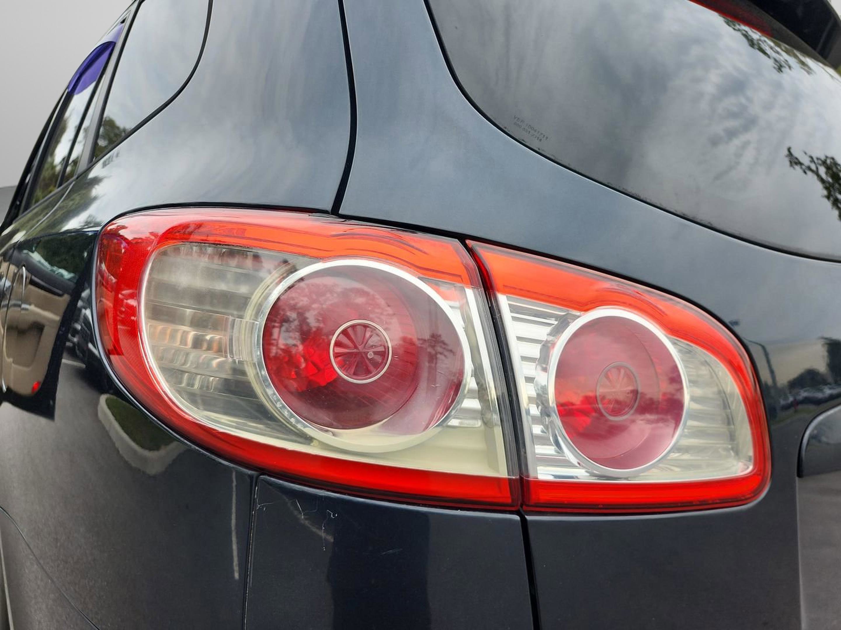 Used 2011 Hyundai Santa Fe Limited image 32