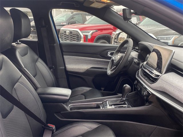Used 2024 Jeep Compass Latitude image 11