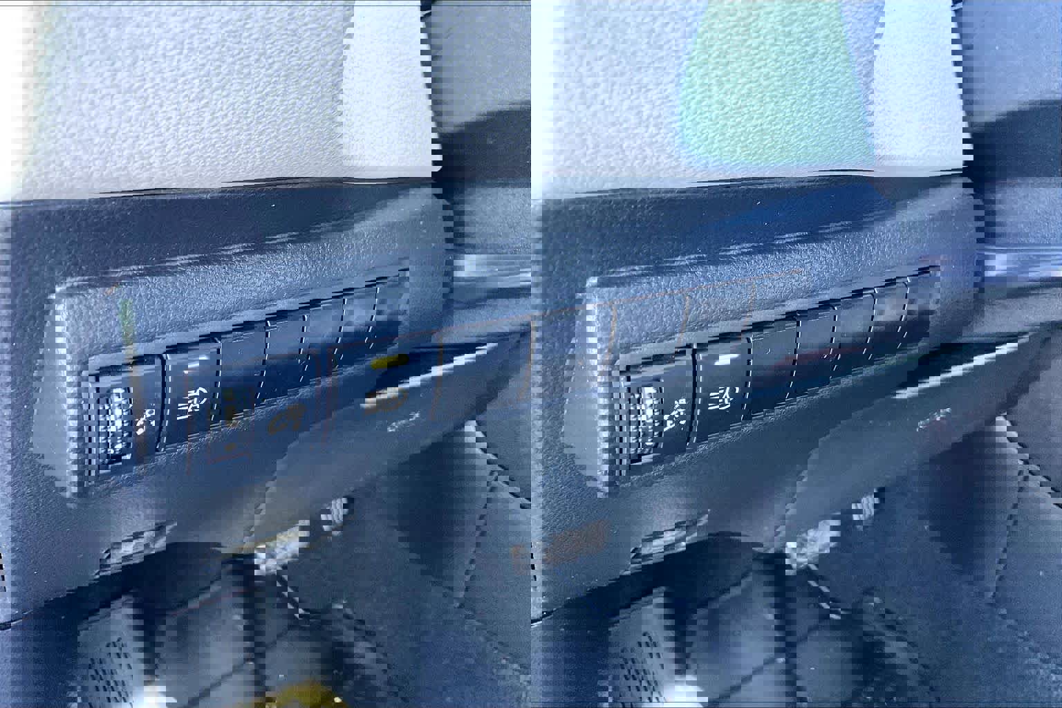 Certified 2023 Toyota Corolla SE w/ SE Premium Package image 33