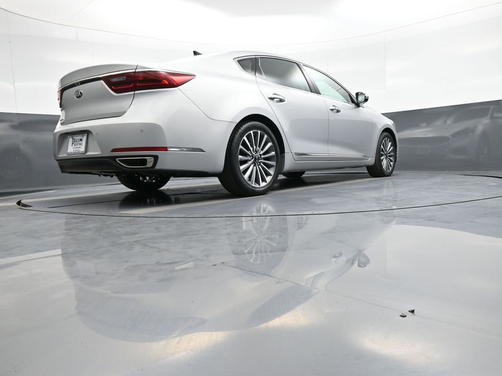 Certified 2017 Kia Cadenza Technology FWD image 29