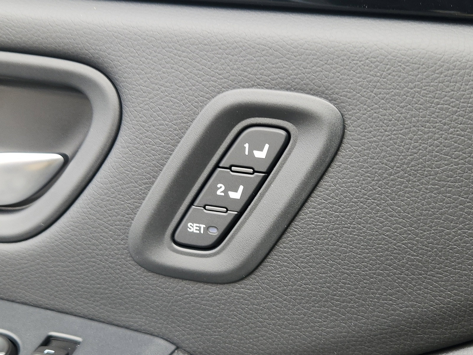 New 2025 Honda Pilot Touring image 17