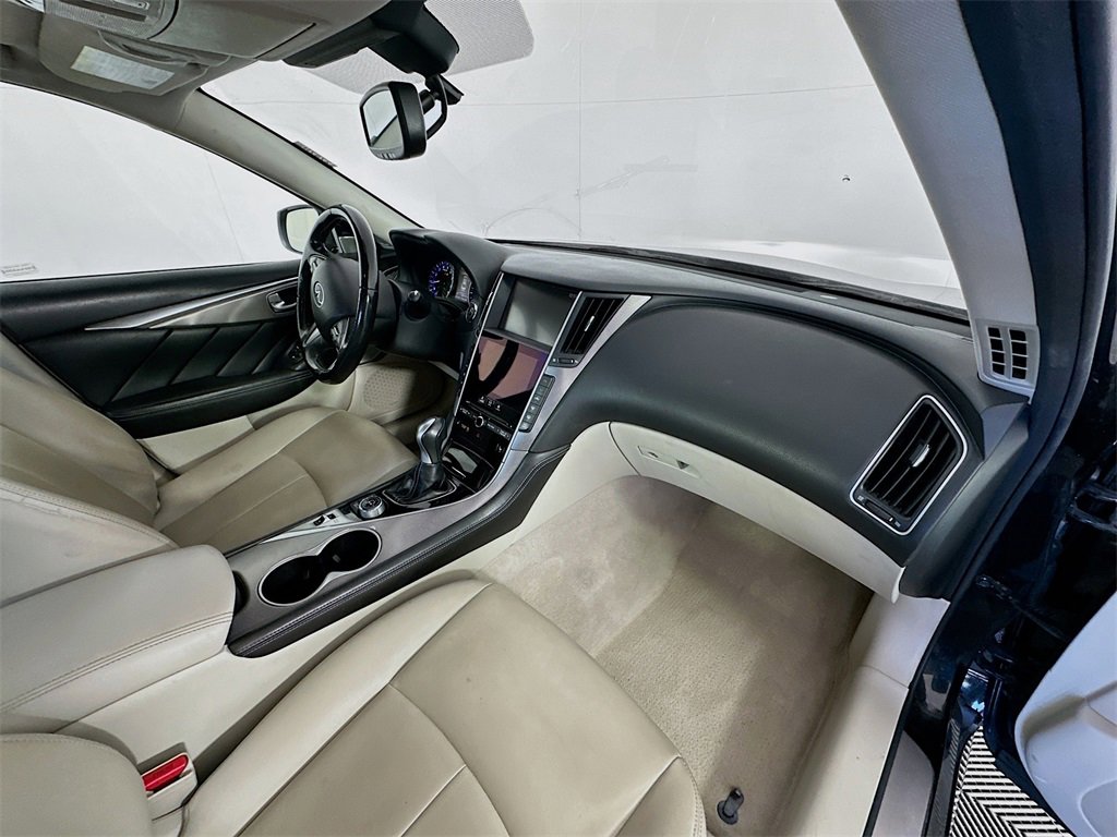 Used 2017 INFINITI Q50 3.0t Premium w/ Driver Assistance Package image 30