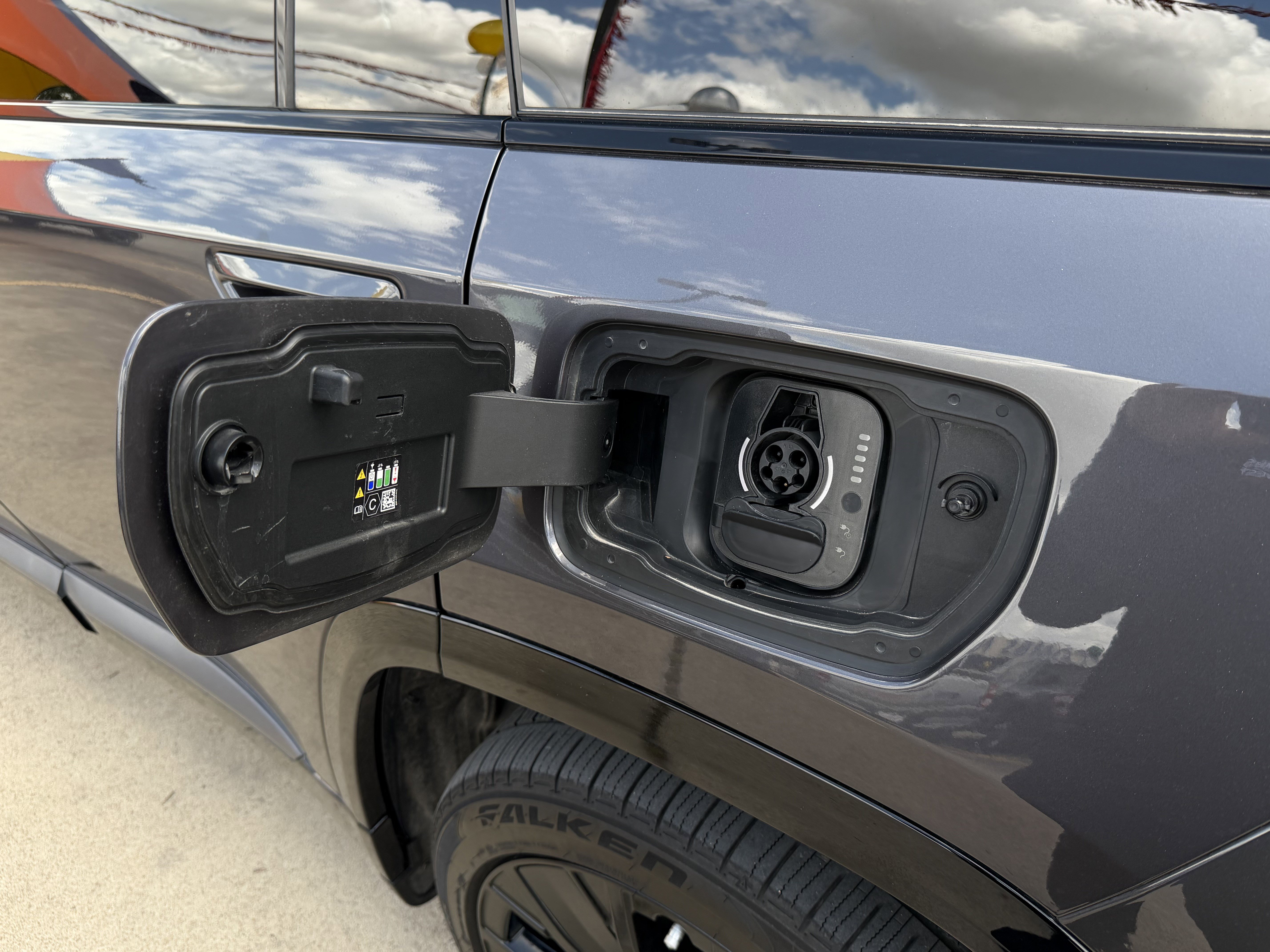 Used 2024 Jeep Wagoneer Launch Edition AWD/4WD image 9