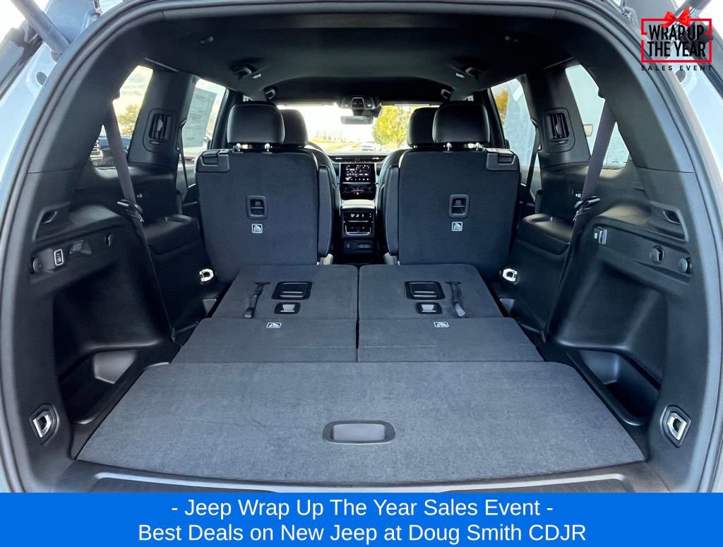 New 2025 Jeep Grand Cherokee L Laredo image 28