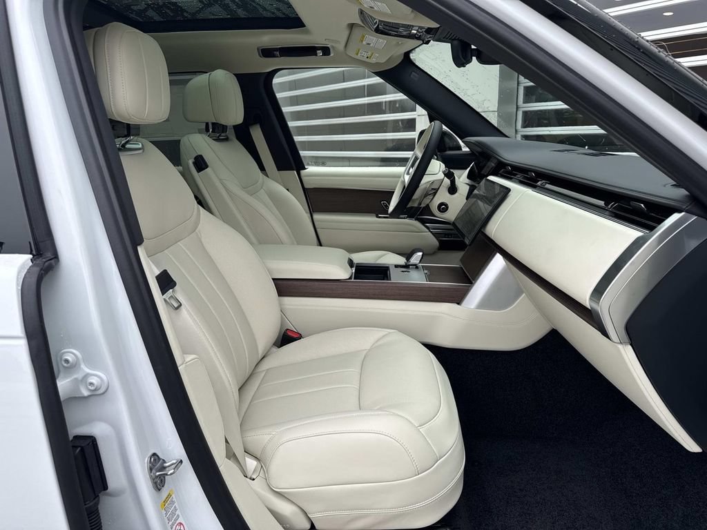 New 2026 Land Rover Range Rover SE AWD/4WD image 10