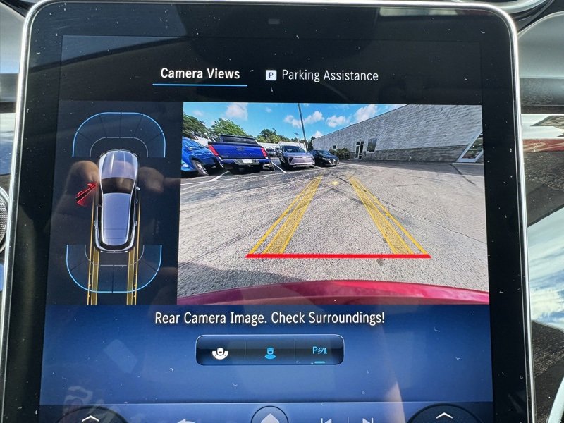 Used 2025 Mercedes-Benz GLC 350e 4MATIC image 31