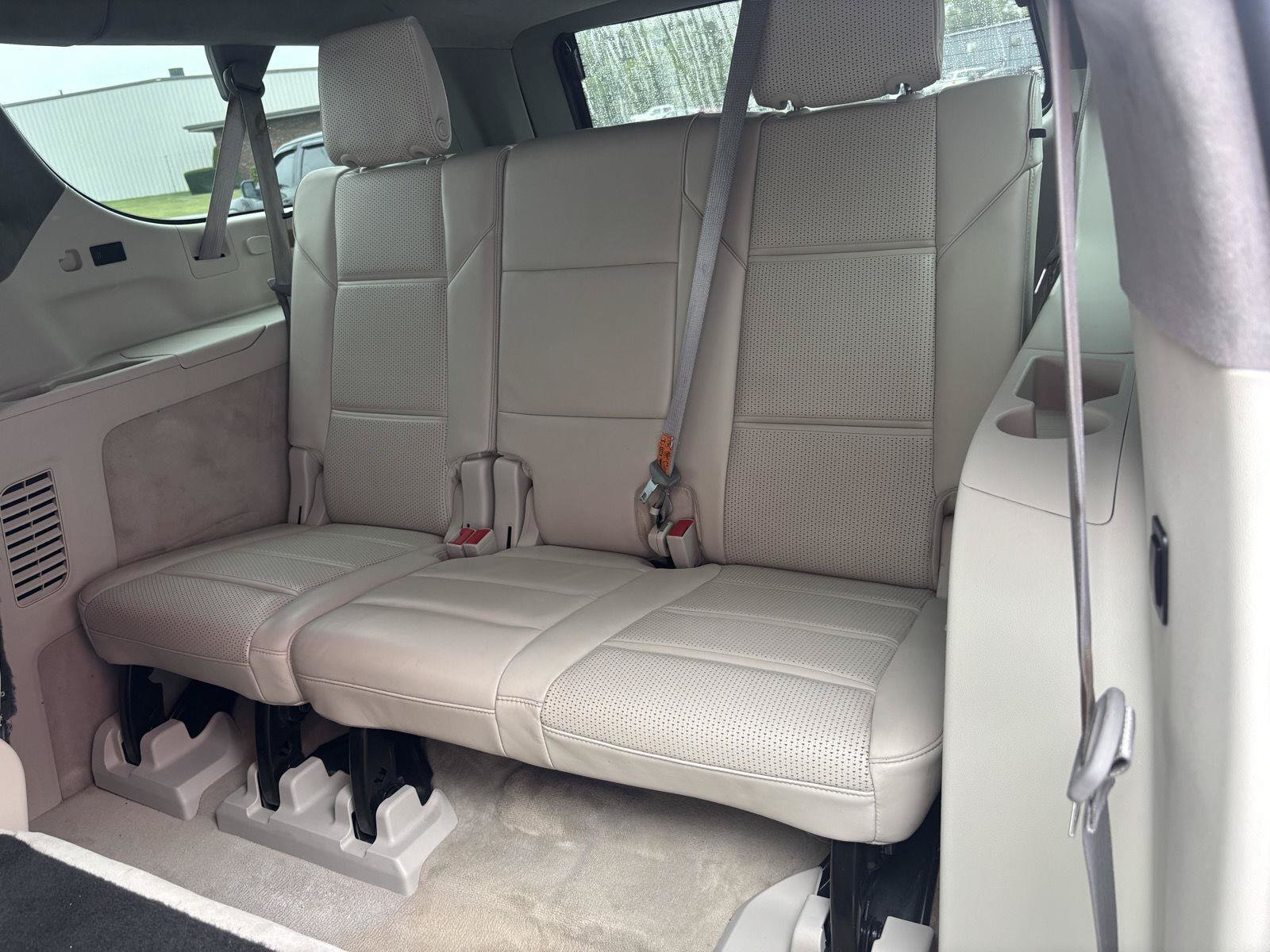 Used 2021 Cadillac Escalade ESV Premium Luxury Platinum AWD/4WD image 10