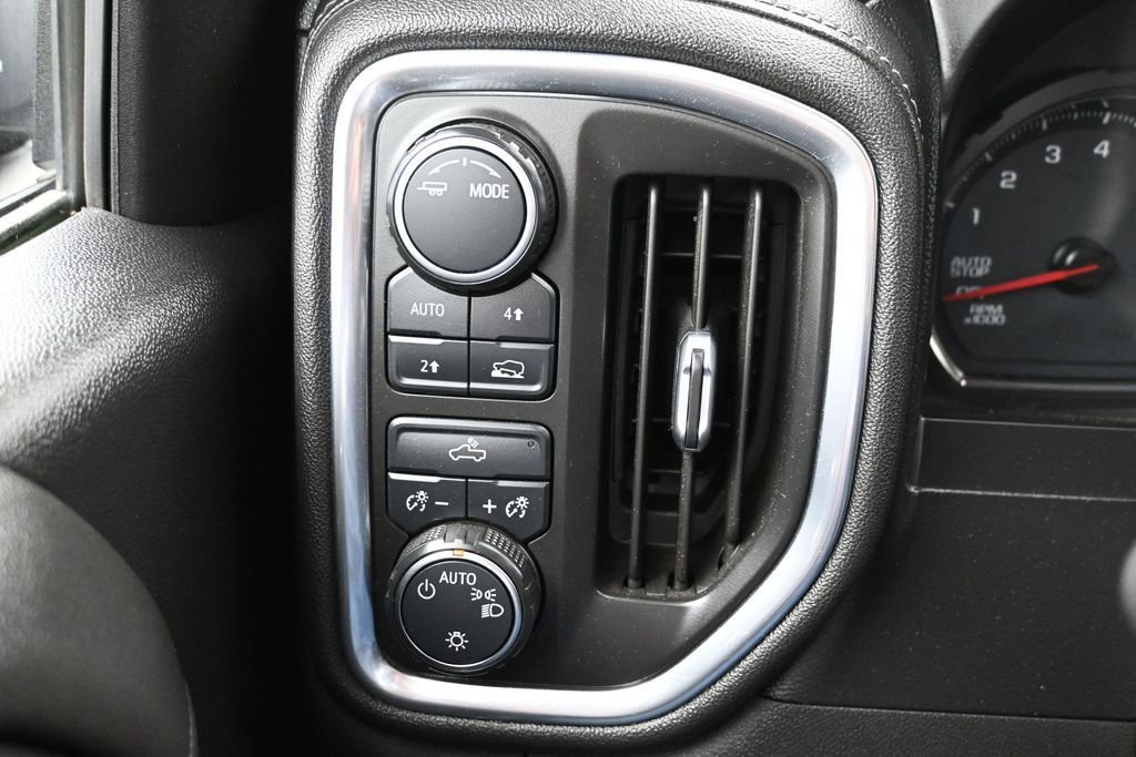 Used 2020 Chevrolet Silverado 1500 LT w/ Trailering Package AWD/4WD image 18