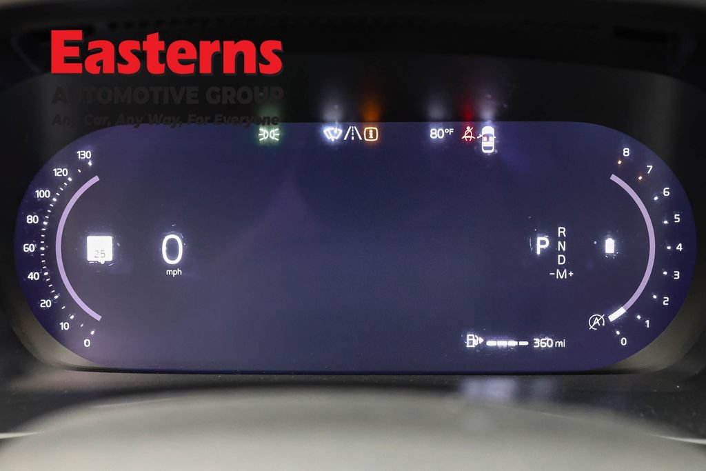 Used 2023 Volvo XC40 B4 Ultimate FWD image 17