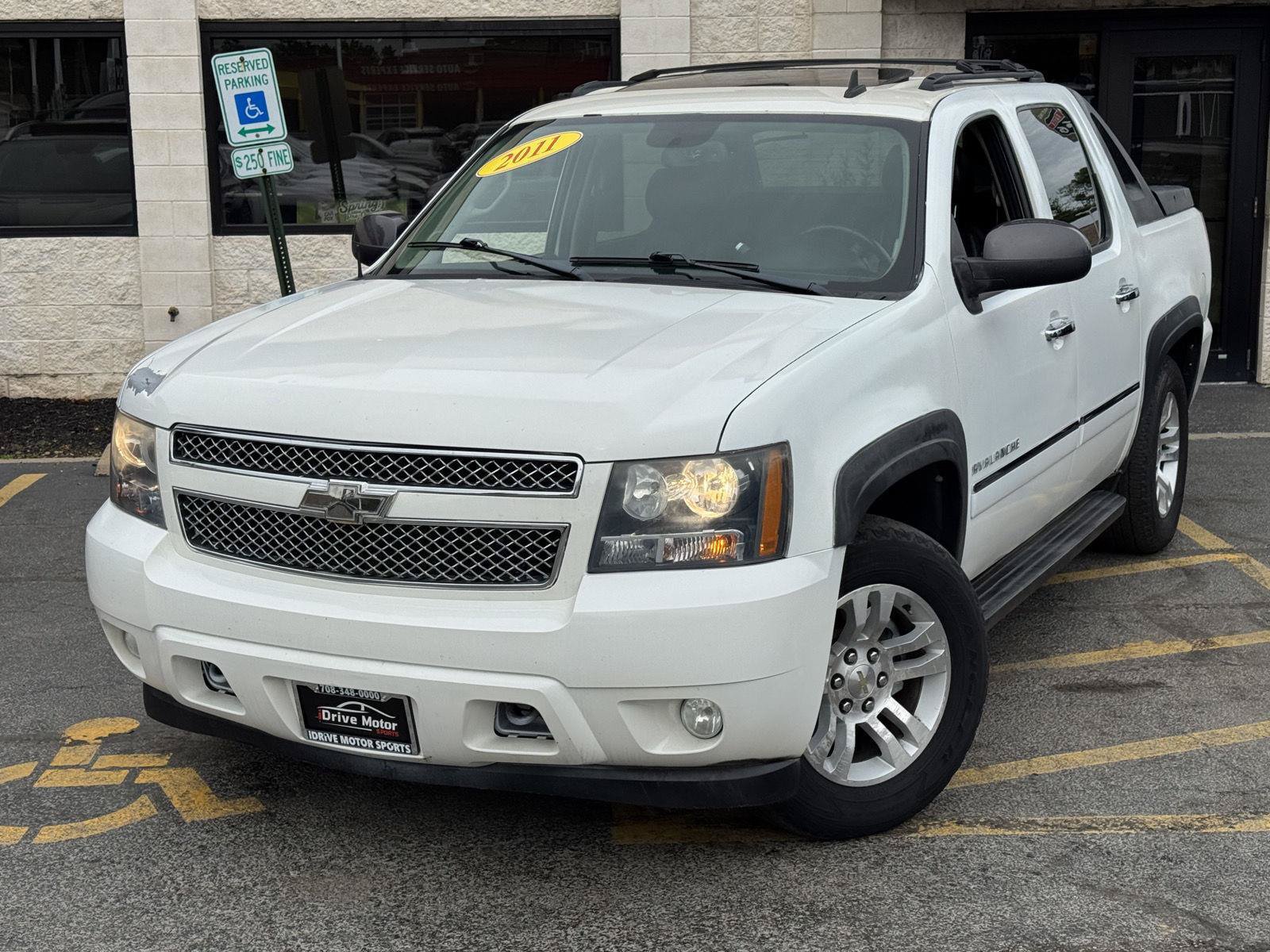 Used 2011 Chevrolet Avalanche LTZ AWD/4WD image 2