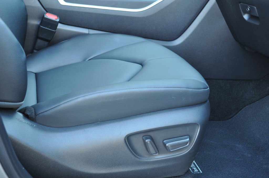 Used 2025 Toyota Highlander XLE image 24