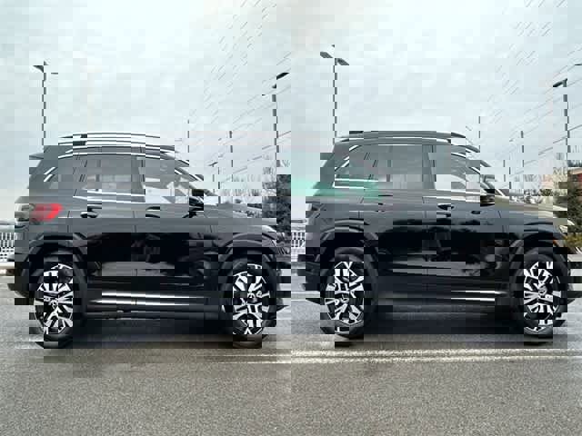 Used 2024 Mercedes-Benz GLB 250 4MATIC image 3