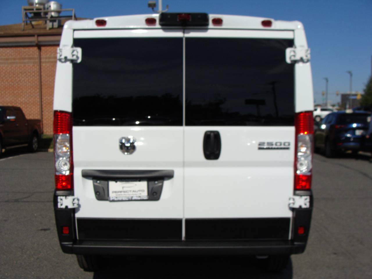 Used 2025 RAM ProMaster 2500 w/ U-Haul Equipment Group FWD image 5
