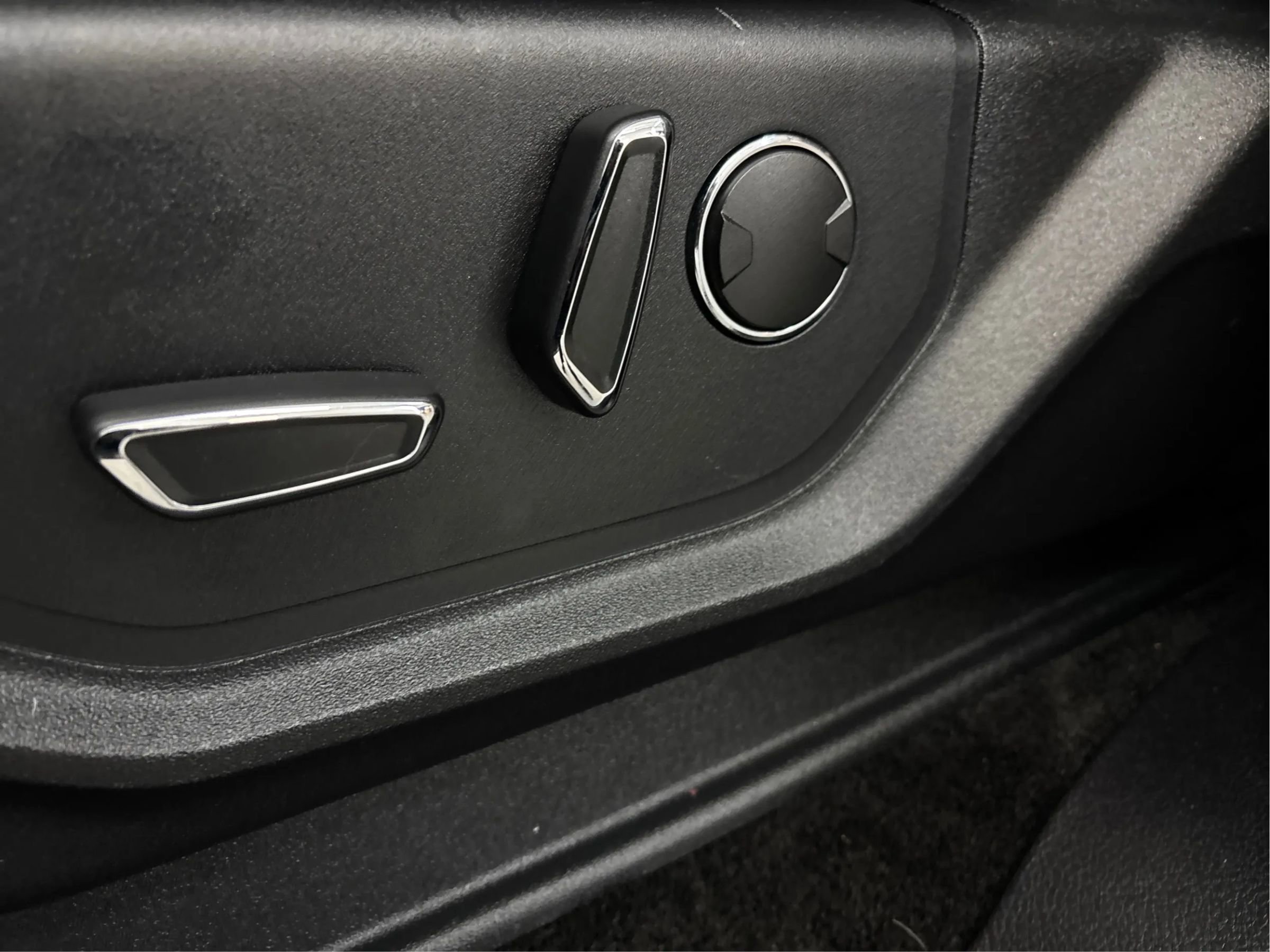 Used 2018 Ford Expedition Limited w/ Equipment Group 301A image 25