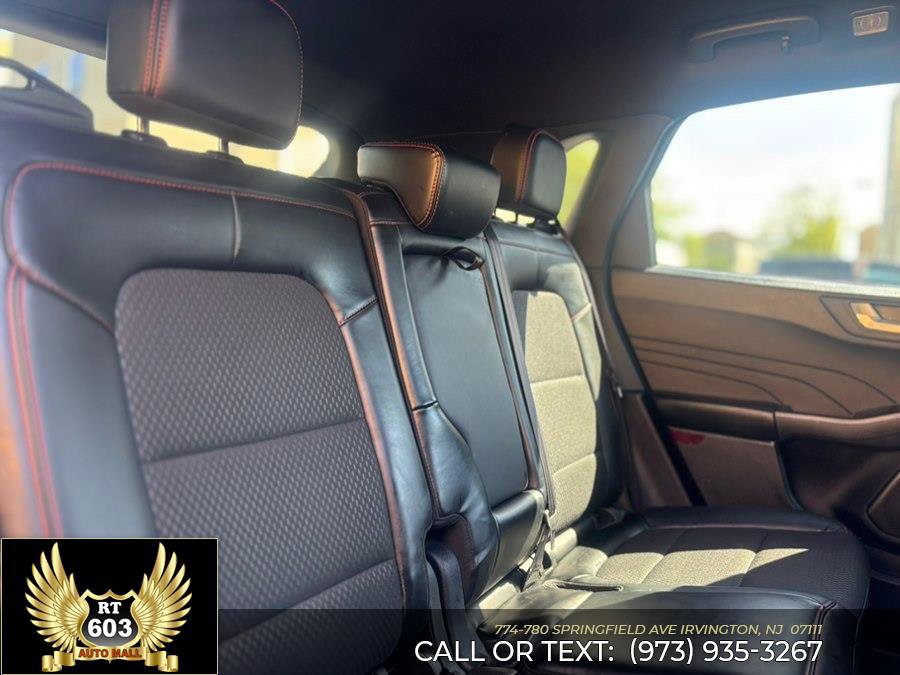 Used 2025 Ford Escape ST-Line FWD image 9