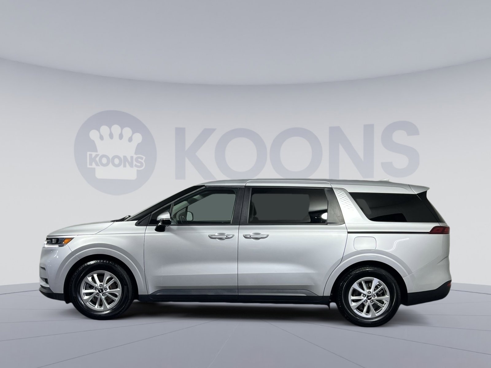 Used 2022 Kia Carnival LX FWD image 7