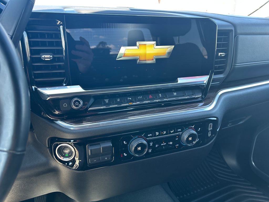 Certified 2025 Chevrolet Silverado 2500 LT w/ Safety Package AWD/4WD image 20