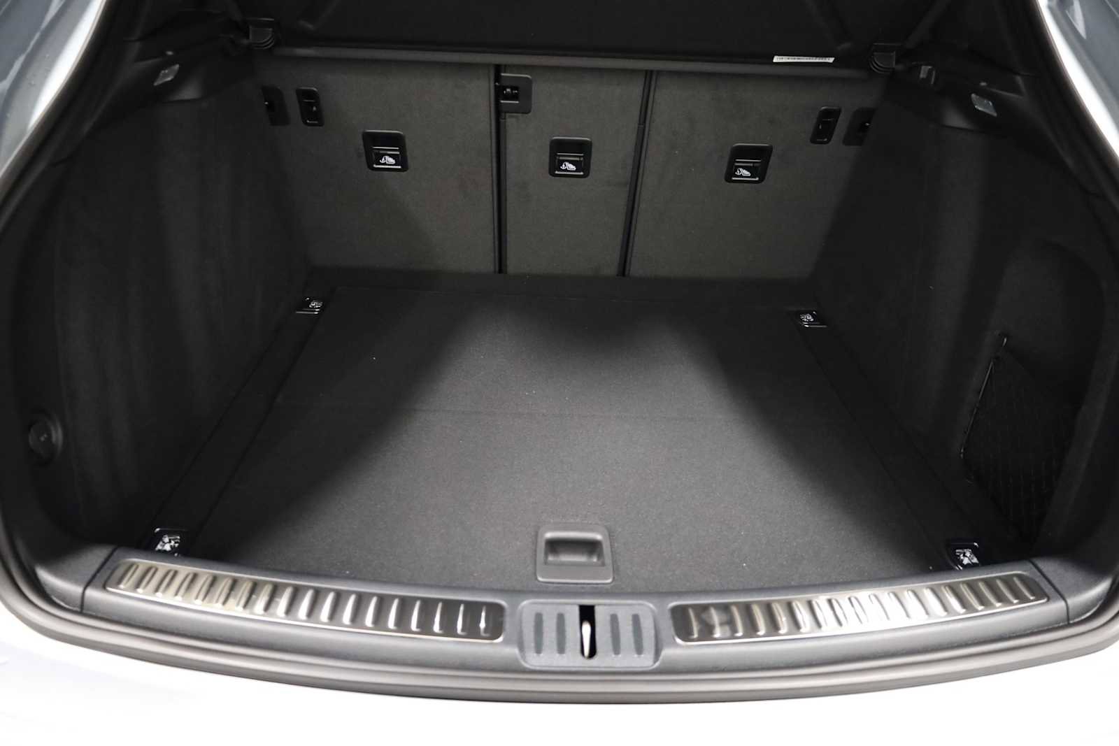 New 2026 Porsche Macan image 49