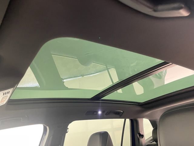 Used 2024 Volkswagen Tiguan SEL R-Line image 15