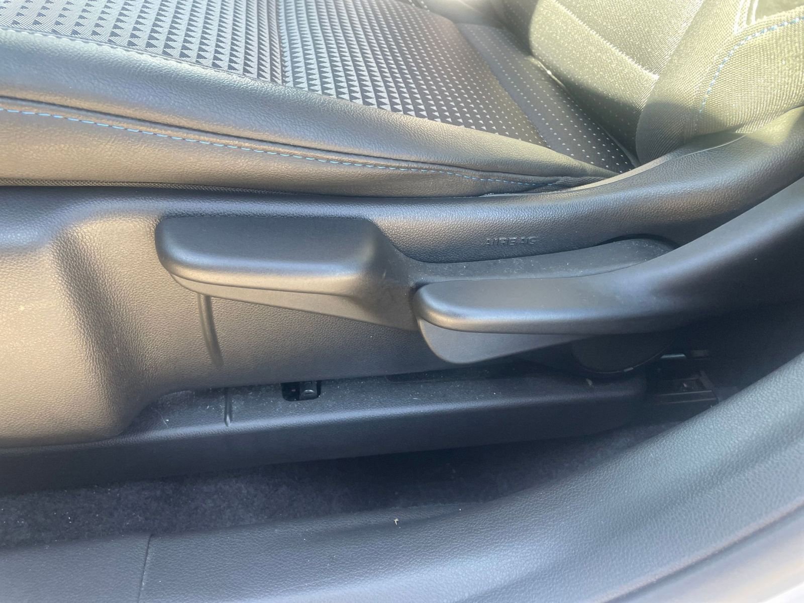 Used 2025 Chevrolet Trax LT image 22