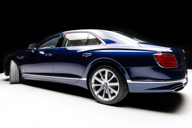 Used 2021 Bentley Flying Spur W12 image 21