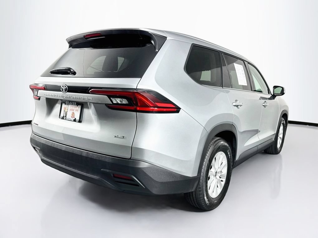 Used 2025 Toyota Grand Highlander FWD image 10
