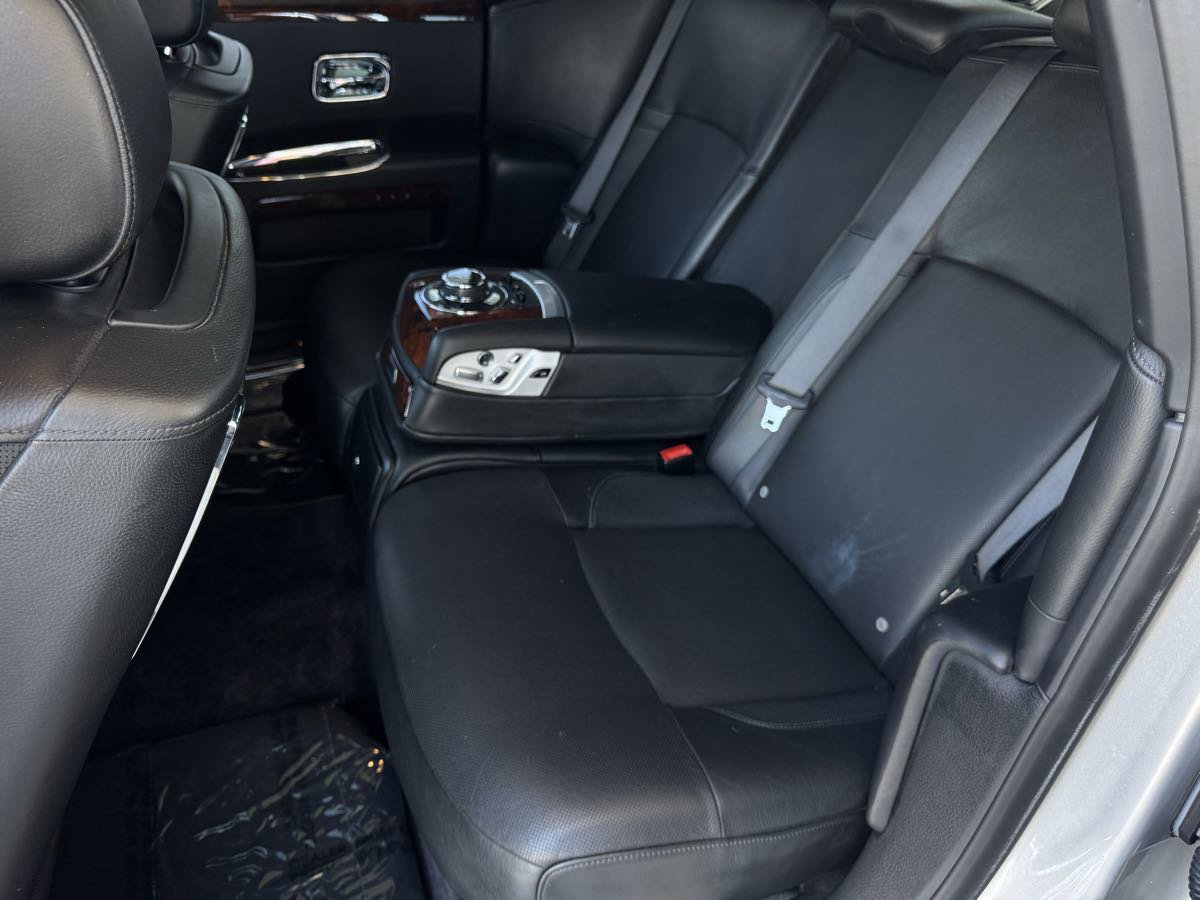 Used 2014 Rolls-Royce Ghost RWD image 18