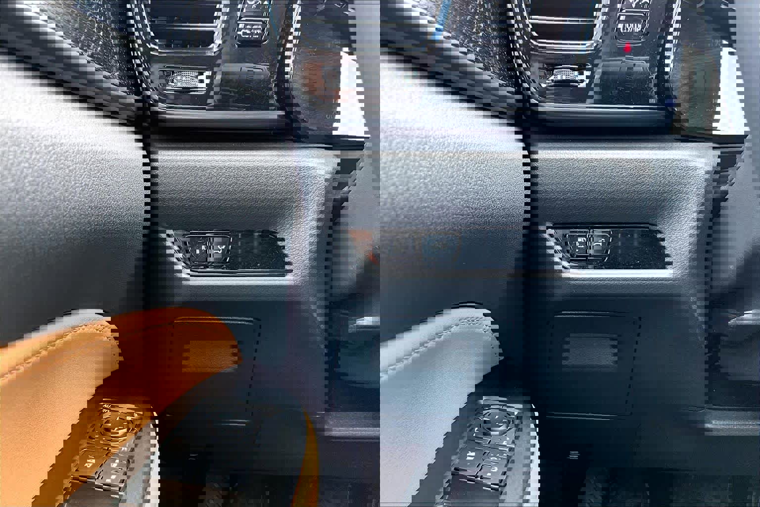 Used 2025 Lexus NX 250 FWD w/ Accessory Package (Z1) image 36