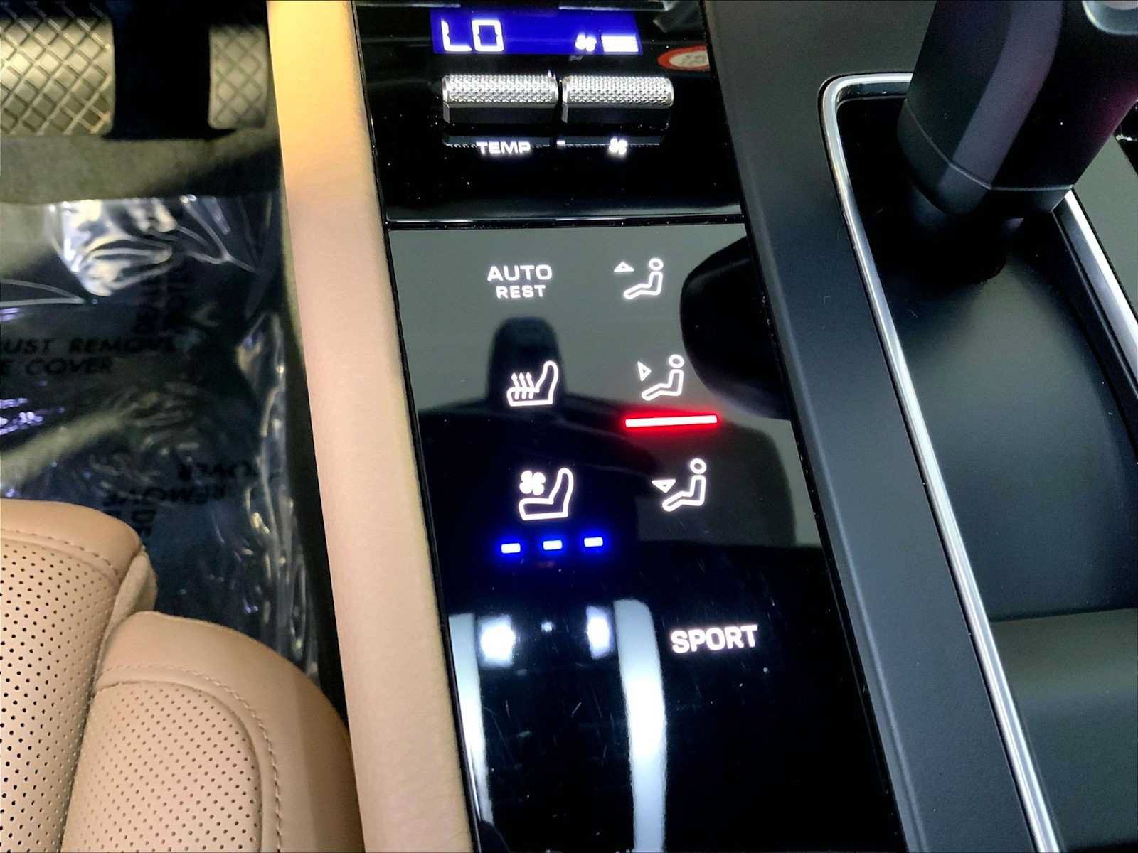 Certified 2023 Porsche Macan AWD/4WD image 37