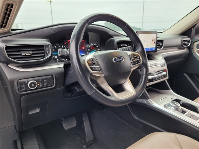 Used 2023 Ford Explorer XLT w/ Equipment Group 202A image 12