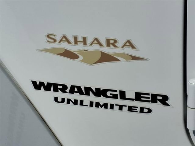 Used 2015 Jeep Wrangler Unlimited Sahara w/ Connectivity Group image 13