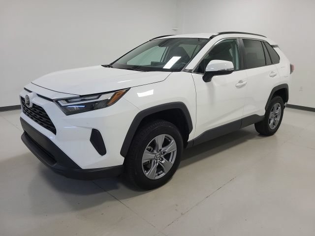 Used 2024 Toyota RAV4 XLE AWD/4WD image 3