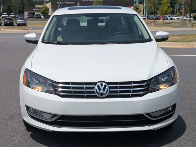 Used 2015 Volkswagen Passat TDI SEL Premium FWD image 9