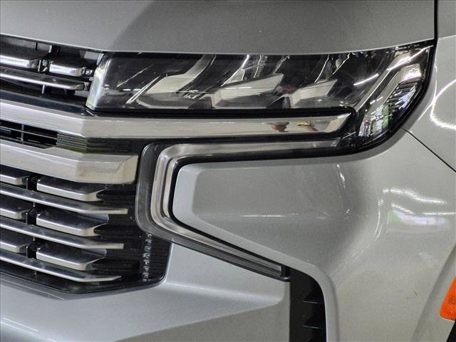 Used 2023 Chevrolet Suburban Premier RWD image 9