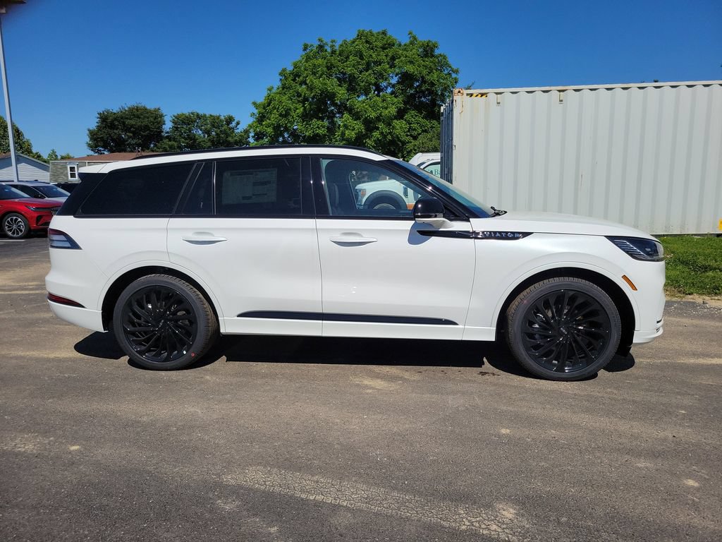 New 2026 Lincoln Aviator Reserve AWD/4WD image 3