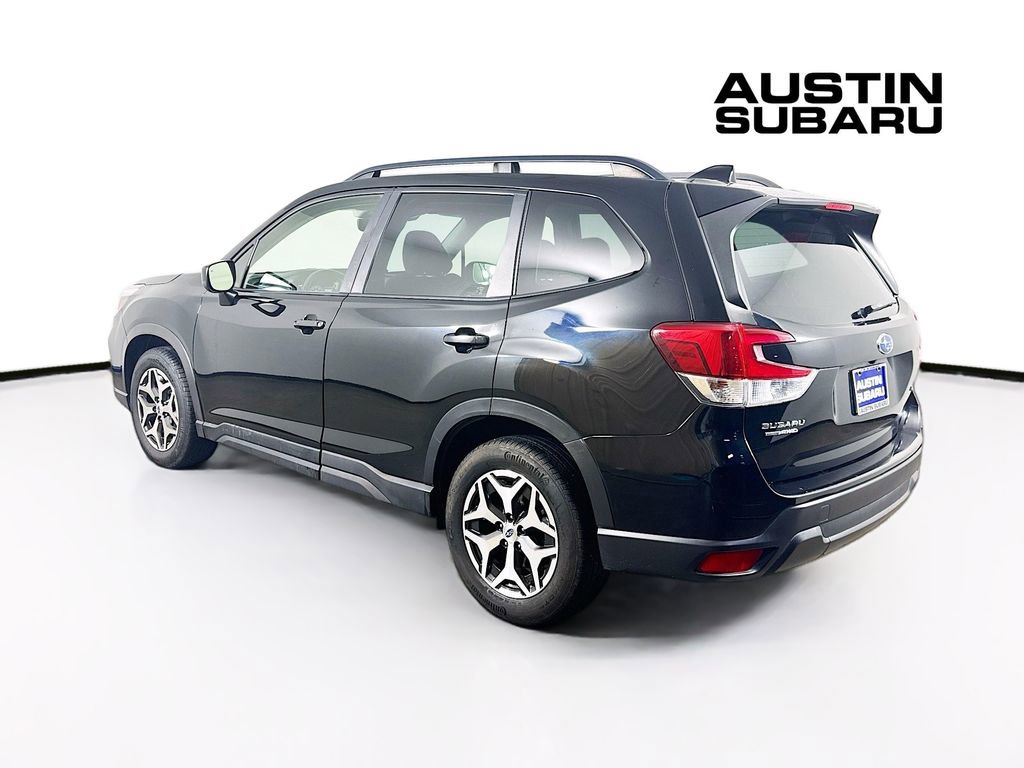 Used 2021 Subaru Forester Premium AWD/4WD image 5