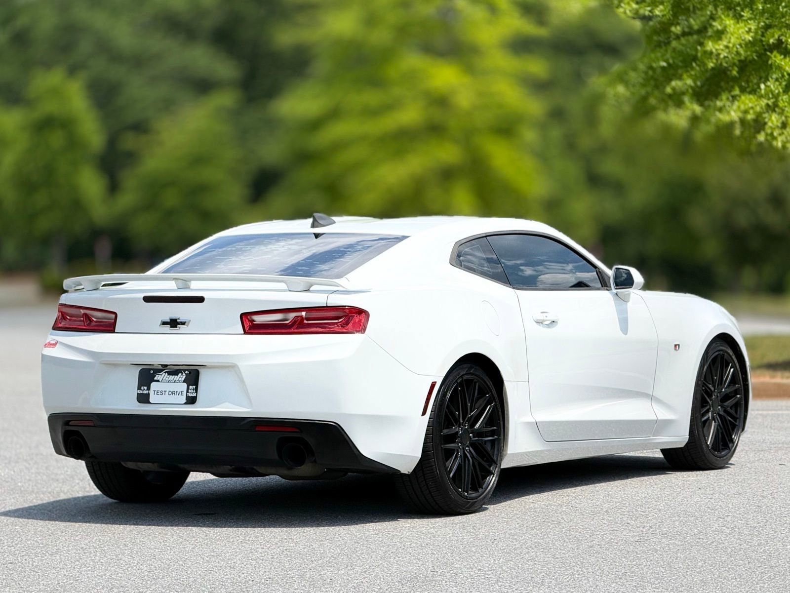 Used 2017 Chevrolet Camaro LT RWD image 11